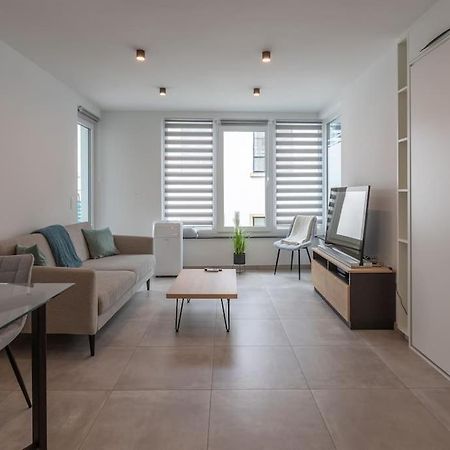 Superbe Appartement Avec Parking Malmedy Luaran gambar