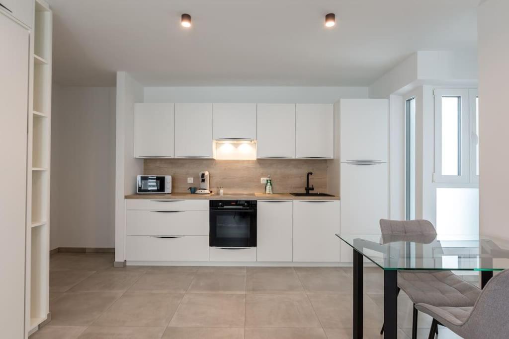 Superbe Appartement Avec Parking Malmedy Luaran gambar