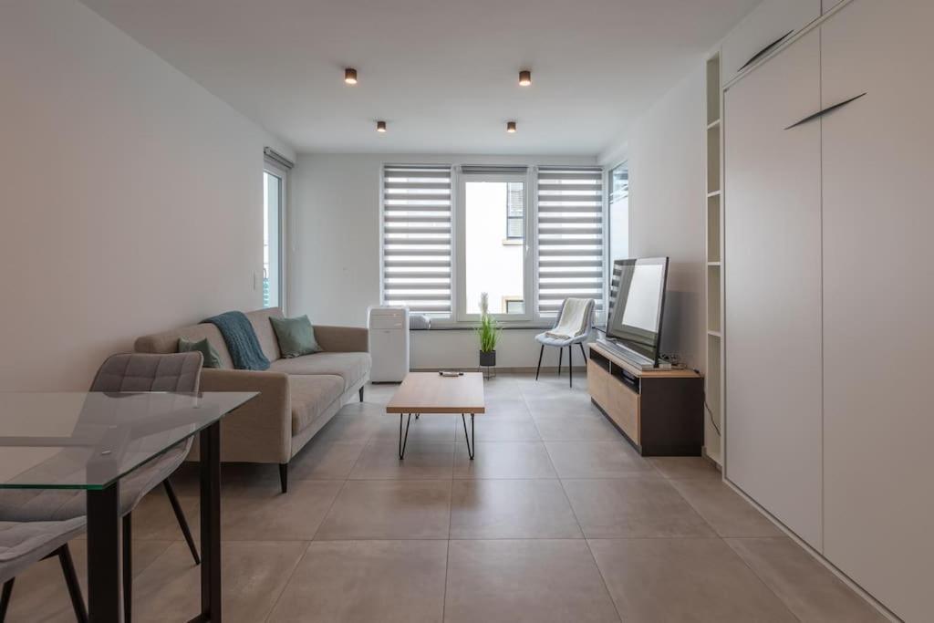 Superbe Appartement Avec Parking Malmedy Luaran gambar